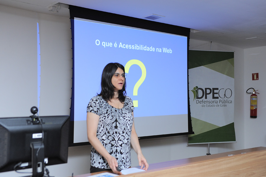 Detalhe de apresentação no IV Seminário da Comunicação da Defensoria Pública de Goiás em 2019